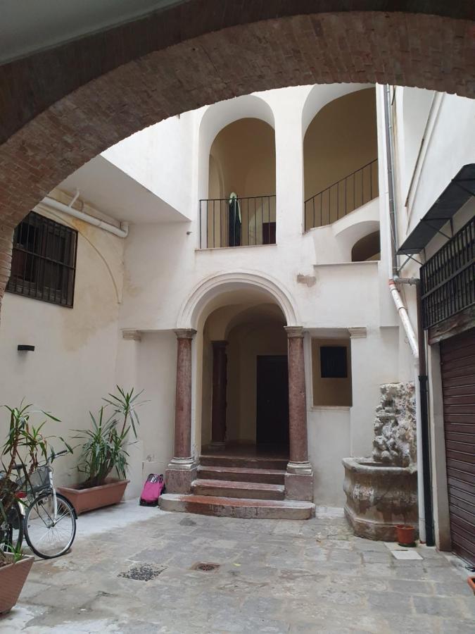 Casa Monviso Le Fuoriserie Palermo Exterior foto